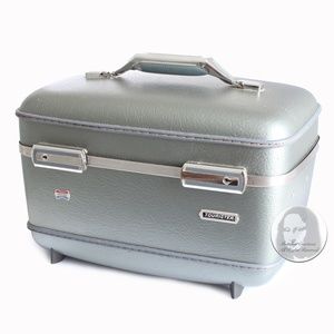American Tourister Train Case Hard Carry On Bag Make Up Vintage + Mirror & Keys